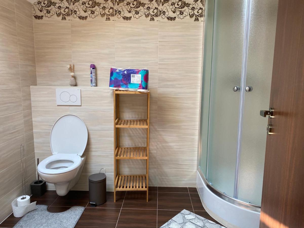 Hotel Aqua à Dunajská Streda Extérieur photo